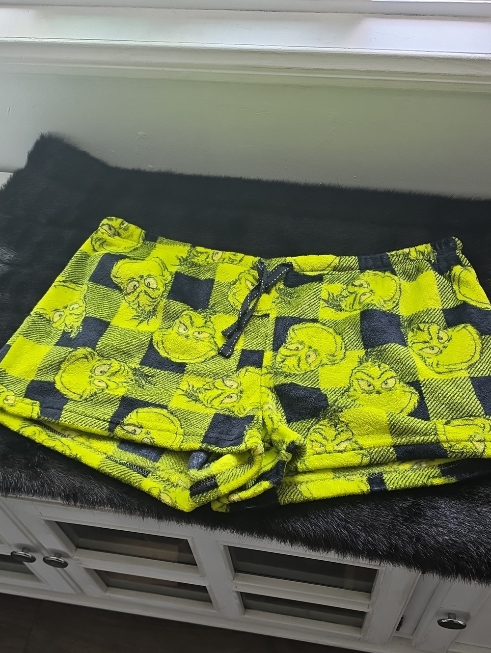 Dr. Seuss Neon Yellow, Green & Black Grinch Plaid Sleep Shorts